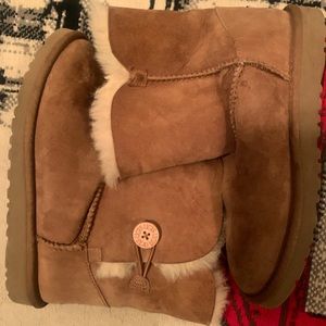 CHESTNUT UGGS